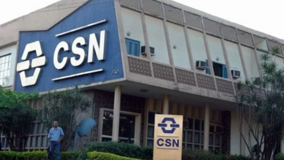 Rebaixamento acende alerta máximo sobre dívida da CSN