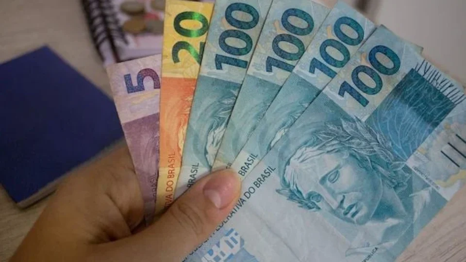 Selic mais baixa: entenda como a taxa mexe com seu bolso, emprego e investimentos