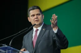 Alcolumbre prepara avanço da escala 6×1 e deve liberar votação após eleição