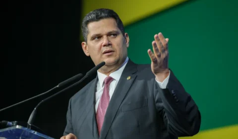 Alcolumbre prepara avanço da escala 6×1 e deve liberar votação após eleição