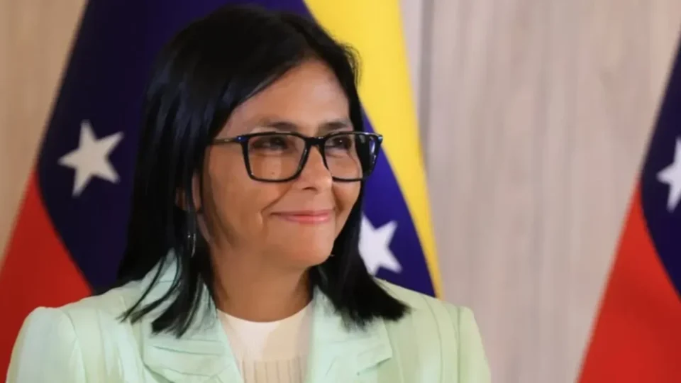 Delcy celebra acordo que entrega aos EUA controle sobre bilhões de barris de petróleo venezuelano
