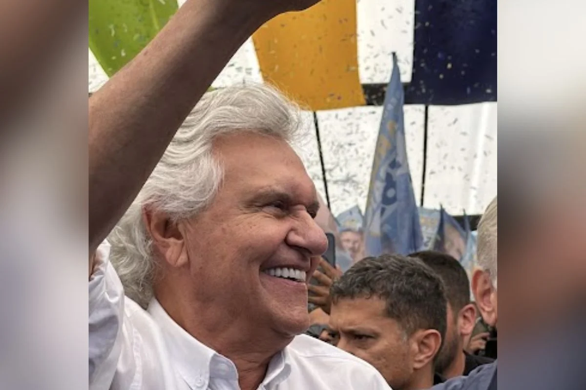 A PEC já foi aprovada pela Câmara dos Deputados e começou a avançar no Senado. A Comissão de Constituição e Justiça deverá analisar a proposta antes da votação em plenário.