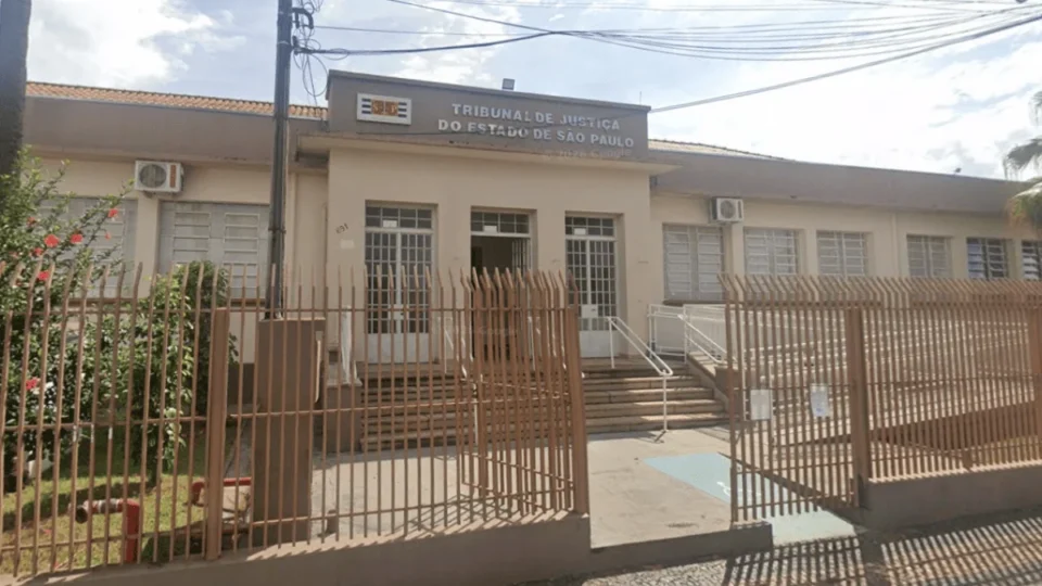 Padrasto é condenado após enteado pedir socorro em bilhete dentro de lanche