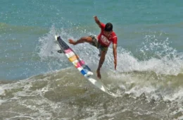 Circuito de Surfe em Natal: Deyvson lidera e muda ranking