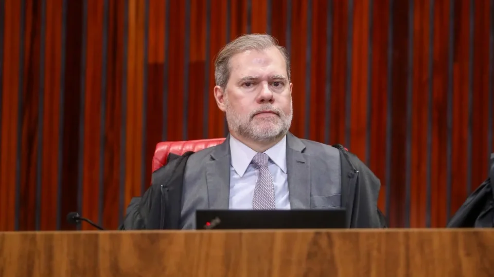 Toffoli adia registro de Renan Santos no TSE por suspeita digital