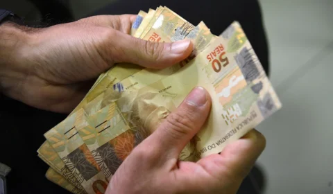 Renda média passa de R$ 3,1 mil no Acre e cresce 9% em um ano