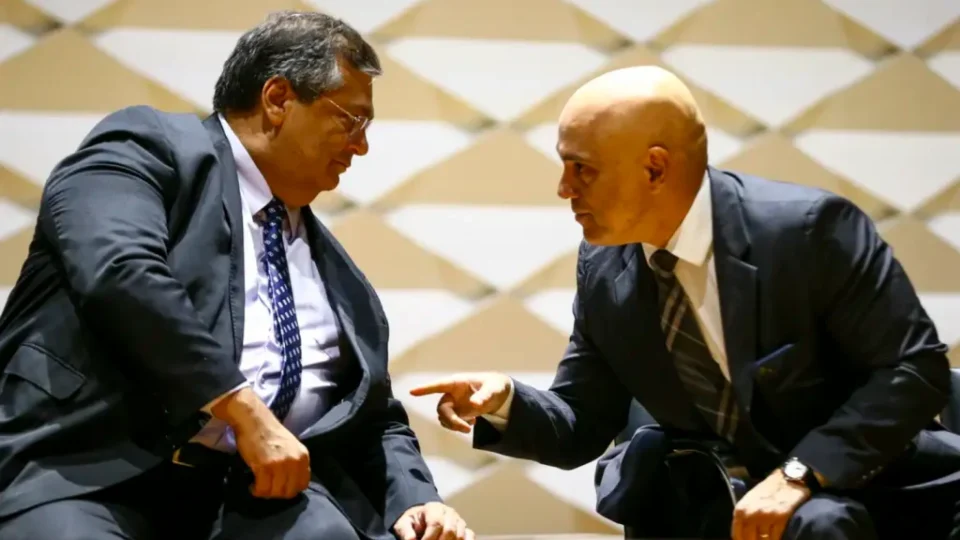 Moraes e Dino: o problema não é o diploma, mas quando a autoridade ameaça a democracia