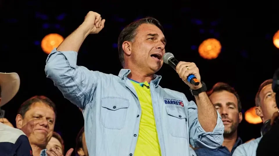 Flávio Bolsonaro cancela agenda em Ribeirão Preto