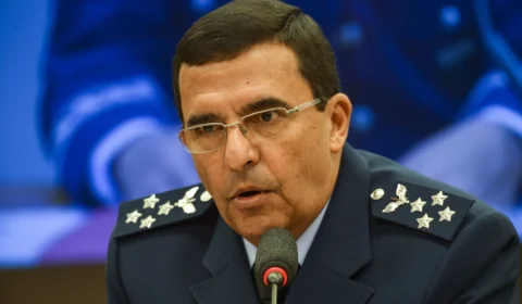 Baptista Júnior reage a Flávio Bolsonaro e reforça relato de golpe