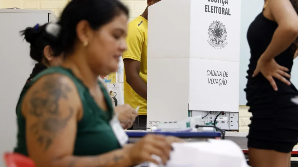 Empresários doam milhões a partidos e dinheiro pode chegar às campanhas sem revelar origem