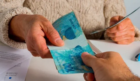 Empréstimo de R$ 3 mil pode virar dívida de mais de R$ 8,5 mil; veja onde os juros pesam menos