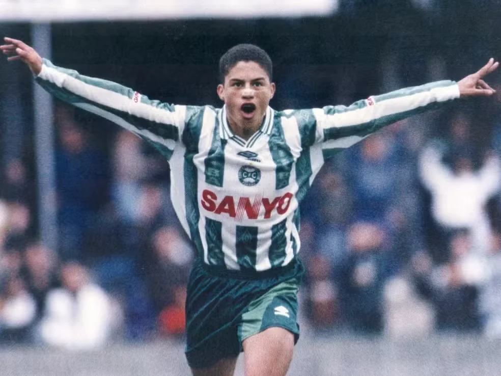 Alex em primeira temporada pelo Coritiba: garoto era sensação do futebol brasileiro — Foto: Divulgação/Coritiba