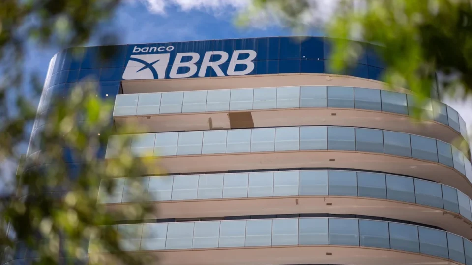 Justiça bloqueia novos ativos de fundo ligado ao Banco Master a pedido do BRB