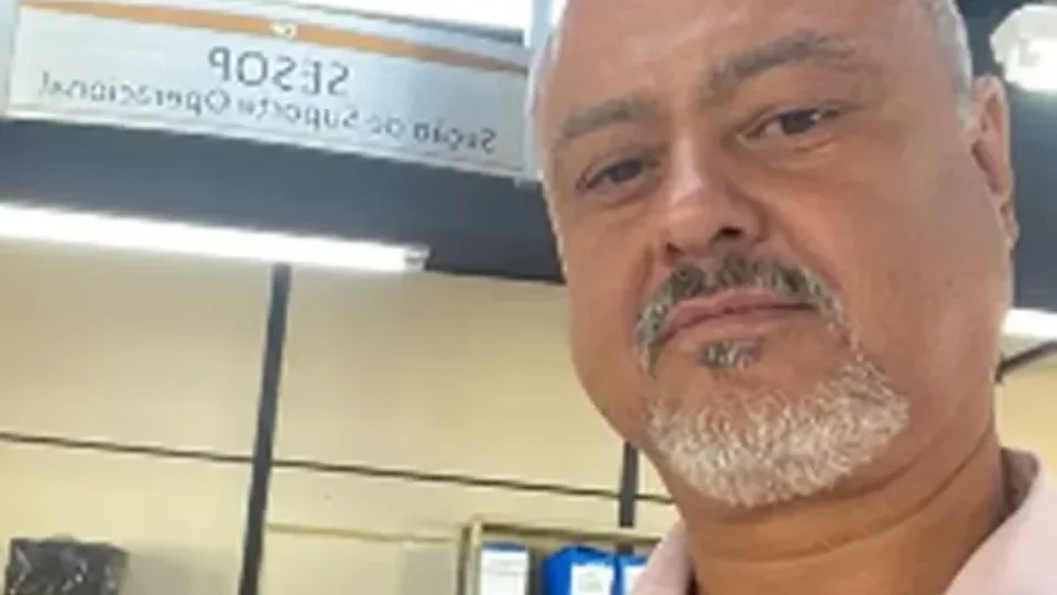 Falso policial é preso com pistola e carteira funcional falsificada no Rio