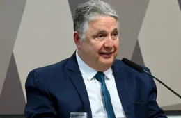 TSE derruba restrições e devolve a Garotinho direito de usar fundo eleitoral e aparecer na propaganda