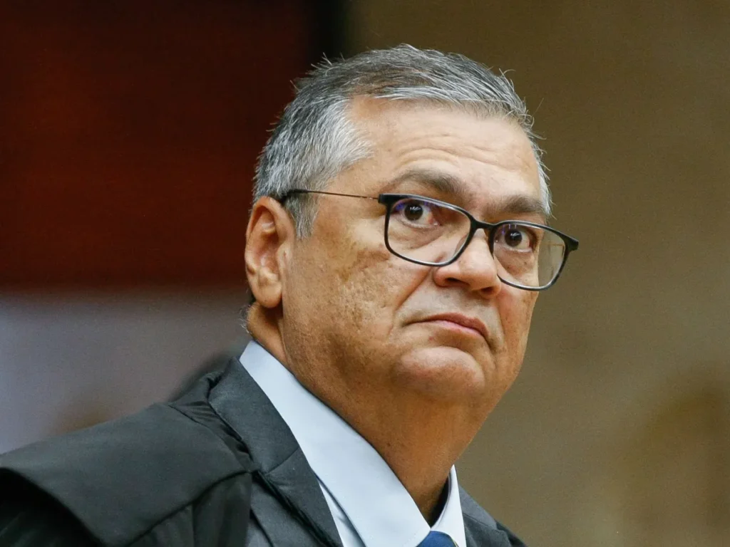 Decisão permite análise dos dados brutos apreendidos em SP e pode levar a uma nova disputa institucional sobre o caso