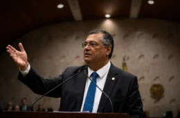 Dino enquadra partidos e mira esquema de emendas que já consome 30% da verba livre da União
