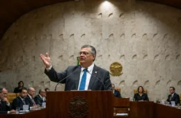 Flávio Dino dá 5 dias para Polícia Civil entregar à PF dados de operação que mira ONG ligada a filme sobre Bolsonaro