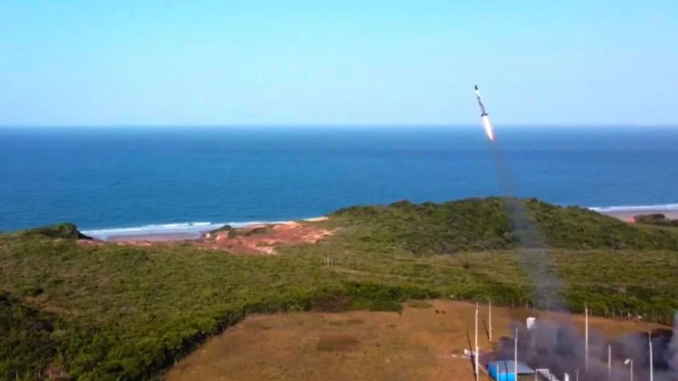 FAB interrompe voo de foguete sul-coreano após desvio de trajetória no Maranhão