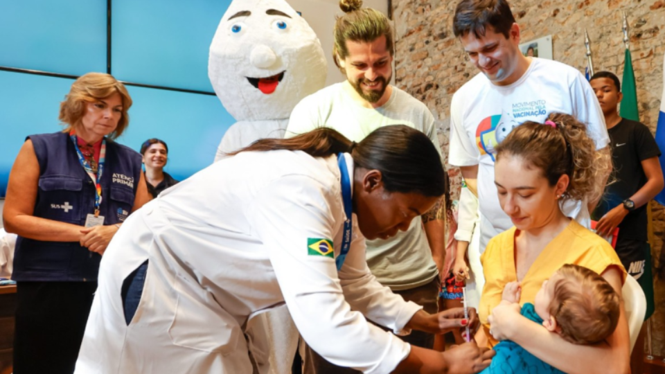 Rio inicia campanha para atualizar caderneta de vacinação de crianças e adolescentes