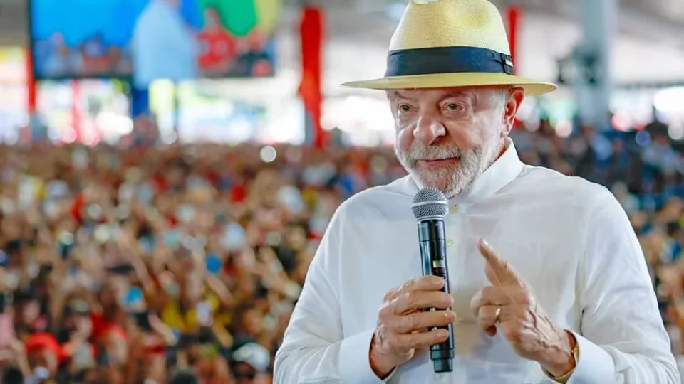 Lula começa campanha nas ruas e prepara maratona por três estados em busca de força eleitoral