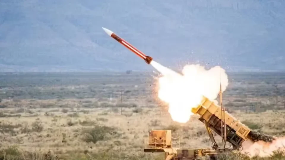 Trump acelera produção de mísseis Patriot em meio à guerra