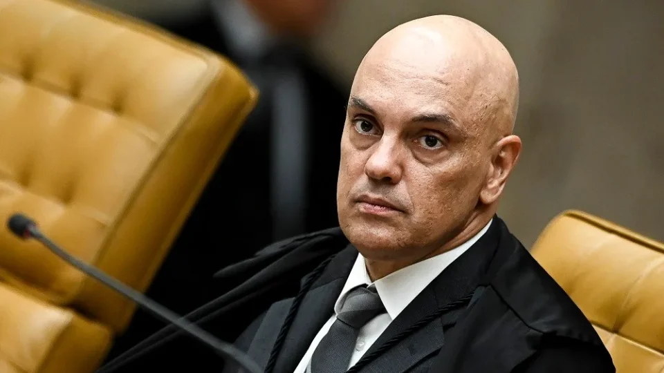 Ministro Alexandre de Moraes ameaça cassar candidatos que usem IA
