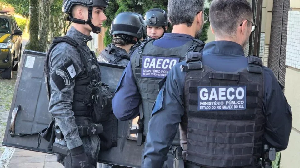 GAECO denuncia 16 investigados por adulteração de combustível e lavagem de dinheiro