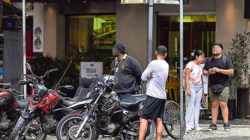 Vigilância clandestina cresce no Rio e expõe avanço de serviço irregular