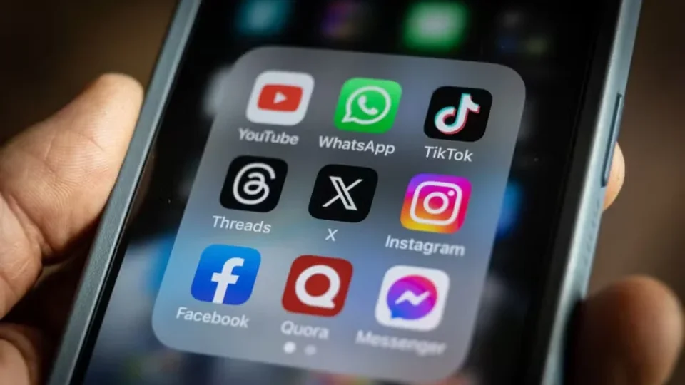 Brasil tem menos transparência em anúncios nas redes sociais