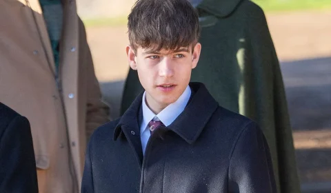 Sobrinho de Charles III troca cerimônias por tratores
