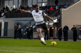 Jogador de 25 anos morre após passar mal durante jogo em Portugal