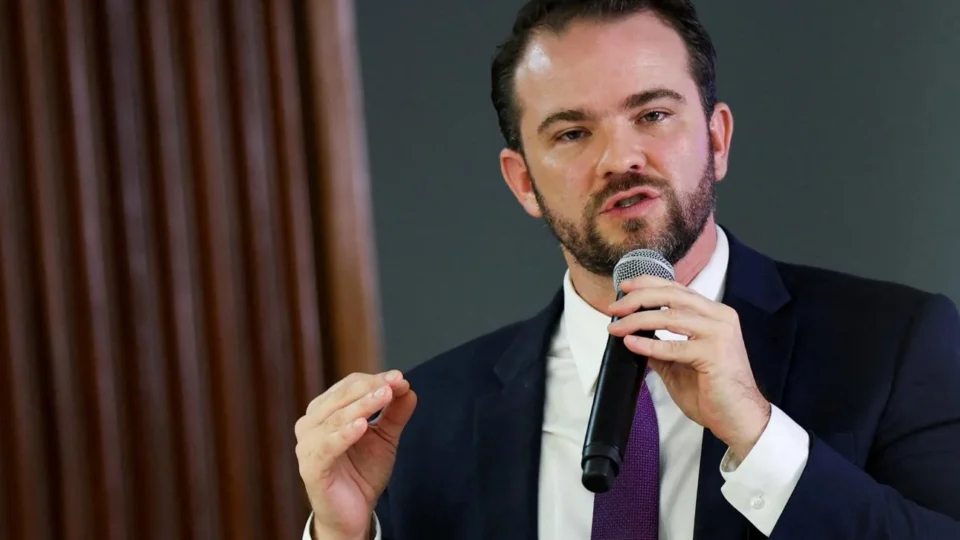 Dario Durigan anuncia novo valor do salário mínimo para 2027, veja quanto será