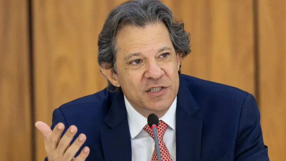 Haddad defende que agressores de mulheres paguem pela própria tornozeleira eletrônica