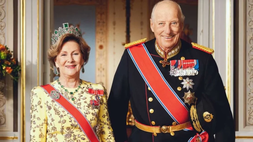 Conheça a história de amor do Rei da Noruega que desafiou a realeza