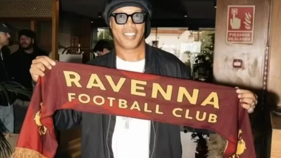 Aos 46 anos, Ronaldinho surpreende e prepara volta ao futebol após 11 anos