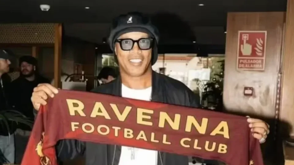 Ronaldinho Gaúcho volta ao futebol aos 46 anos e acerta com clube italiano