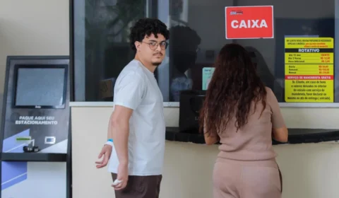 “Meu coração está mais calmo”, diz pai de professor que recebeu alta após ser esfaqueado em Manaus
