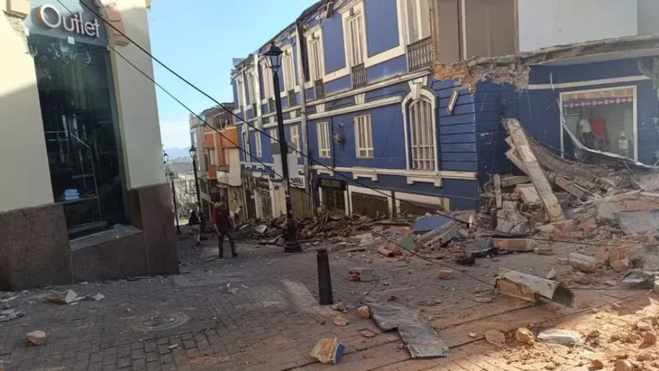 Terremoto devastador atinge a Colômbia, derruba prédios e deixa ao menos 21 mortos