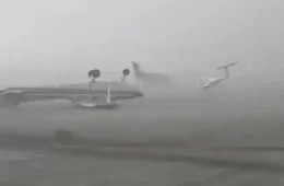 Tempestade vira aviões e fecha aeroporto no norte da Itália