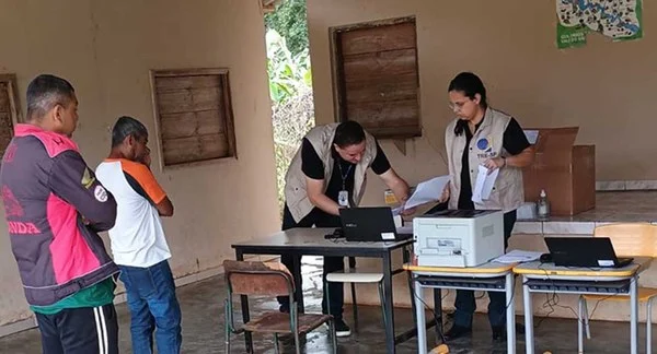 Servidores da 148ª ZE — Eldorado no Quilombo Porto Velho, em Iporanga