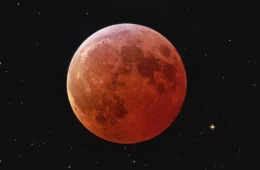 Eclipse lunar parcial cobre 93% da Lua e deixa céu vermelho nesta sexta. Veja onde observar