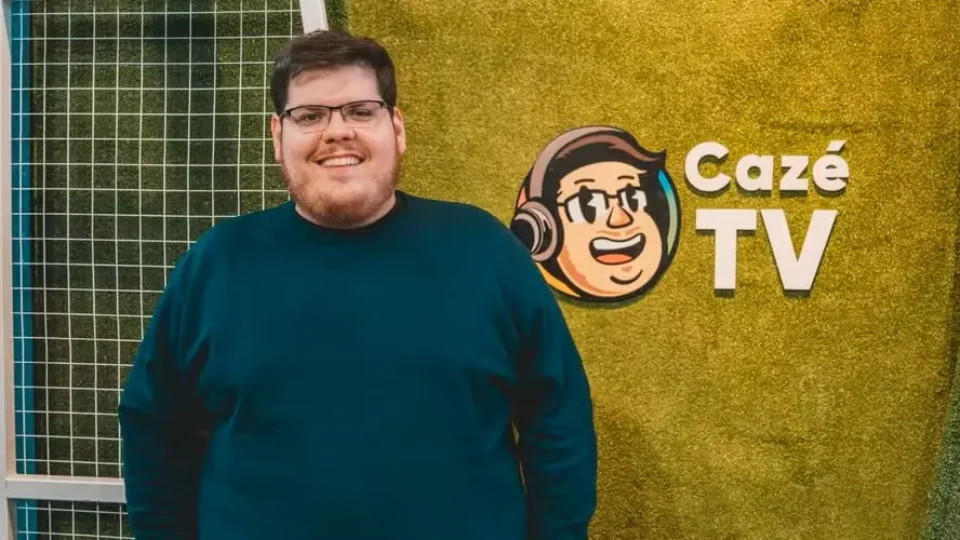 Ator processa Casimiro e CazéTV e pede R$ 120 mil por comentário considerado ofensivo