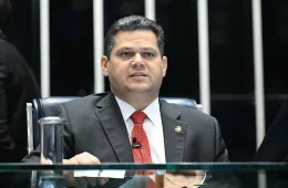 Alcolumbre encaminha fim da escala 6×1 para análise no senado