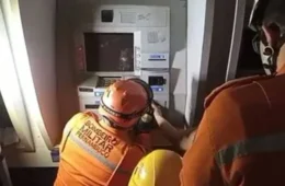 Mulher fica com dedo preso em caixa eletrônico e mobiliza bombeiros no Recife