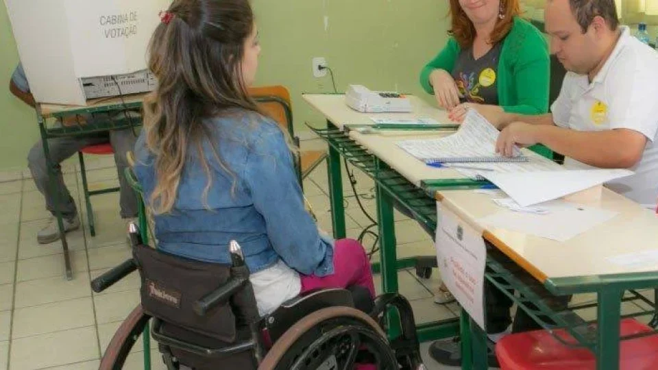 Justiça Eleitoral vistoria locais de votação para ampliar acessibilidade nas eleições