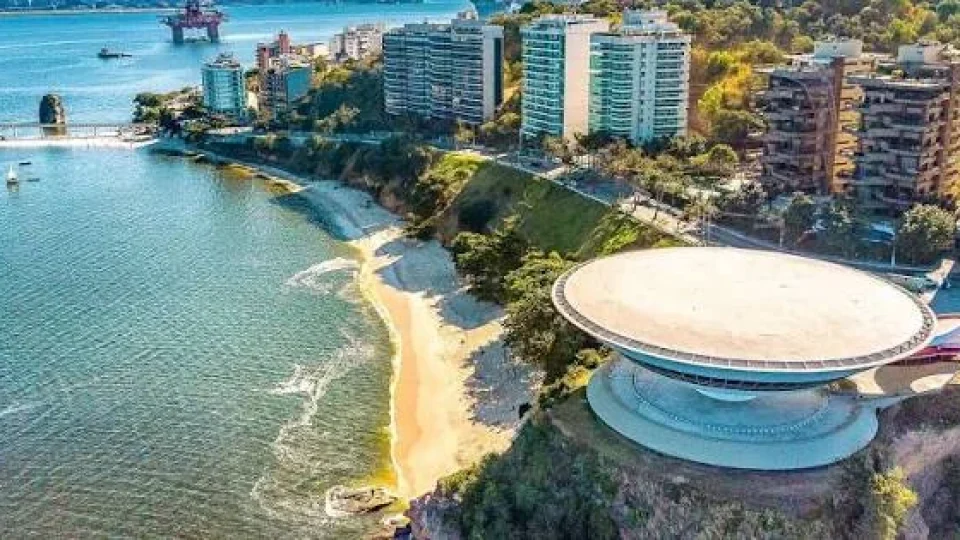 Alerta de ciclone assusta moradores de Niterói, mas aviso é falso