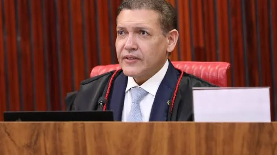 Nunes Marques defende urnas a embaixadores e diz que Brasil é referência mundial