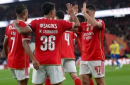 Benfica atropela o Casa Pia por 7 a 0 com hat-trick de Pavlidis
