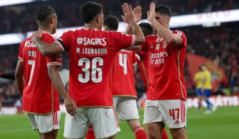 Benfica atropela o Casa Pia por 7 a 0 com hat-trick de Pavlidis
